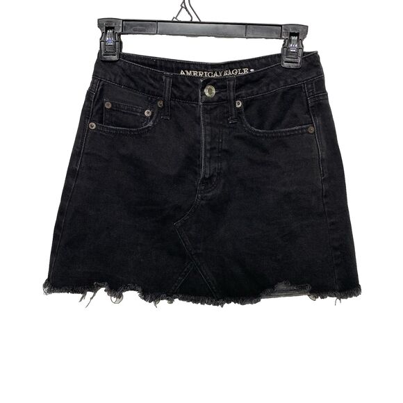 AMERICAN EAGLE Mini Skirt Button Fly Raw Hem Denim 5-Pocket Womens 0 Black - Picture 3 of 10